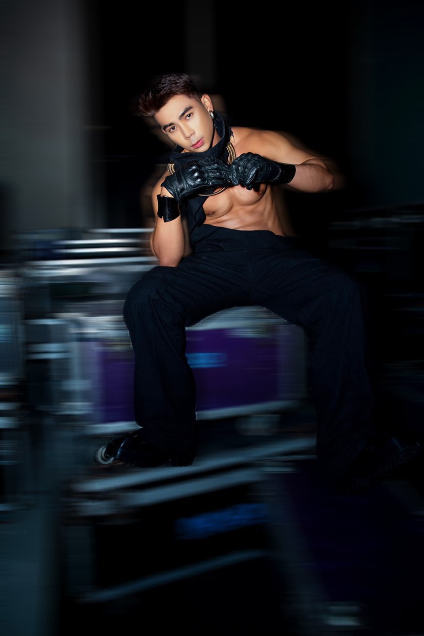 Hoa hậu Đoàn Thiên Ân làm vedette, Nam vương Phùng Phước Thịnh là first face - Ảnh 3.