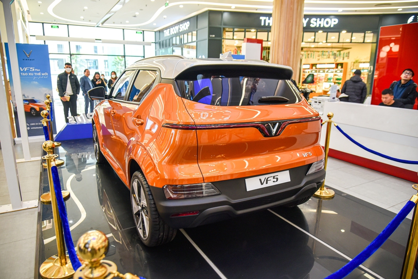 Chi tiết VinFast VF 5 tại đại lý: Thiết kế đẹp, nhiều điểm dễ thay đổi khi sản xuất thương mại - Ảnh 9.