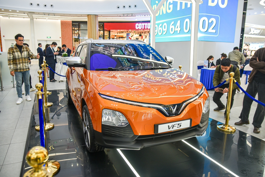 Chi tiết VinFast VF 5 tại đại lý: Thiết kế đẹp, nhiều điểm dễ thay đổi khi sản xuất thương mại - Ảnh 13.