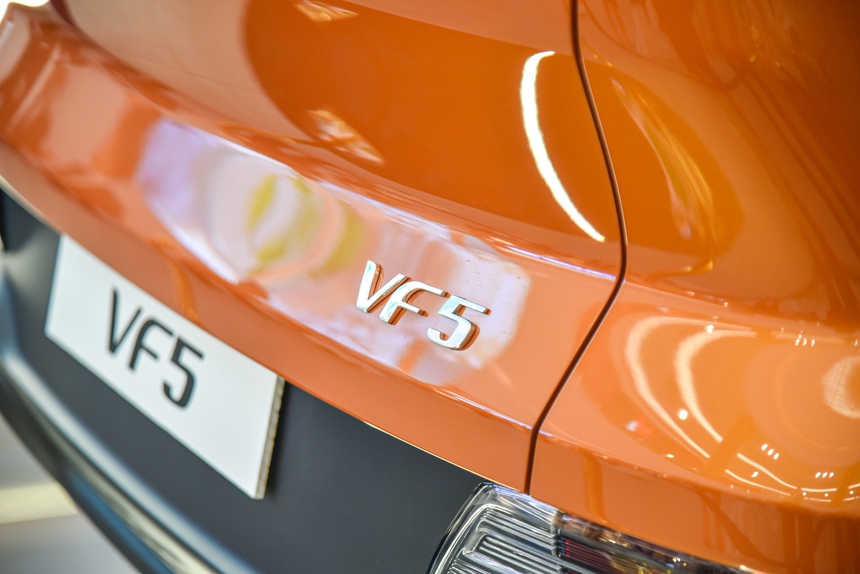 Chi tiết VinFast VF 5 tại đại lý: Thiết kế đẹp, nhiều điểm dễ thay đổi khi sản xuất thương mại - Ảnh 12.