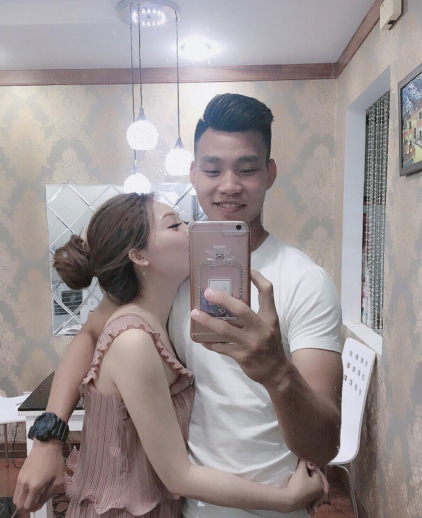 Tình sử đáng ngưỡng mộ của hậu vệ Vũ Văn Thanh - Ảnh 4.