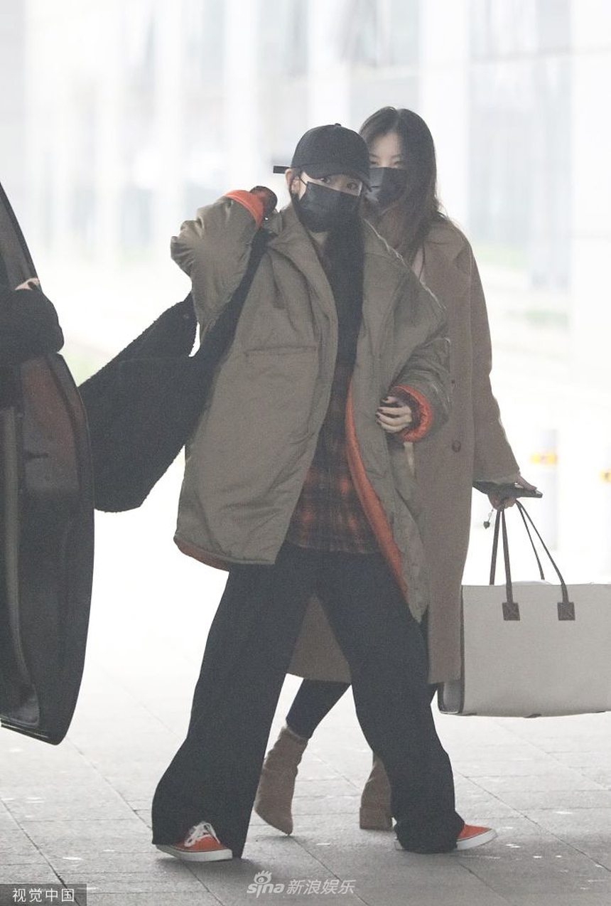 Dương Mịch lộ diện sau ồn ào dính líu tới nợ nần của công ty quản lý  - Ảnh 2.