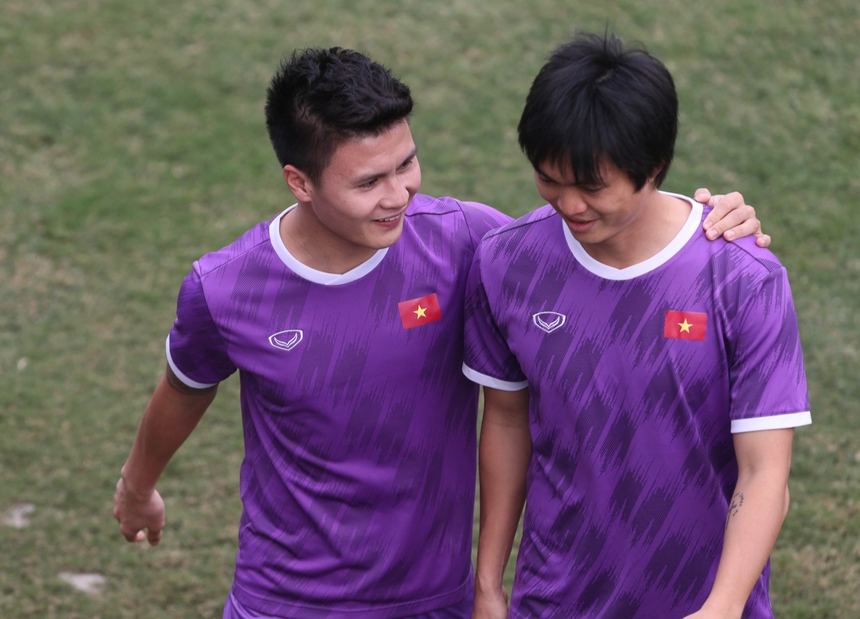 HLV Park Hang-seo ân cần với các học trò trong buổi tập đầu tiên của năm 2023 - Ảnh 7.