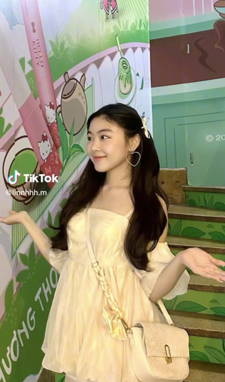 Con gái MC Quyền Linh khoe visual chất lượng trong ảnh đời thường, hé lộ loạt tranh tự vẽ gây bất ngờ  - Ảnh 4.