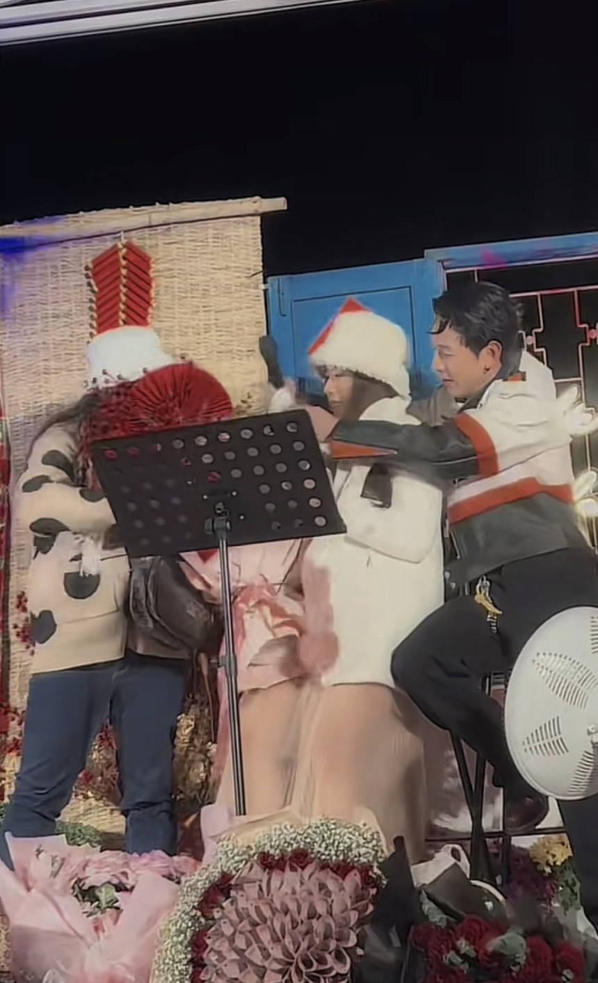 Nam Em tình tứ bên 1 sao nam điển trai hậu ồn ào tình cảm với Bạch Công Khanh, netizen nổ ra 'khẩu chiến' - Ảnh 2.