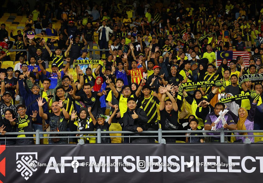 "Thánh địa" Bukit Jalil tiếp sức Malaysia trước trận tiếp Singapore - Ảnh 1.