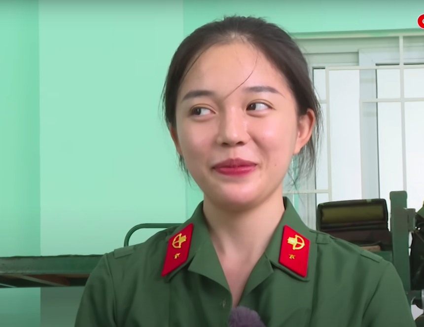 Linh Ngọc Đàm bị trách ở bẩn, phải thực hiện nhiệm vụ riêng ở 'Sao nhập ngũ 2023'? - Ảnh 6.