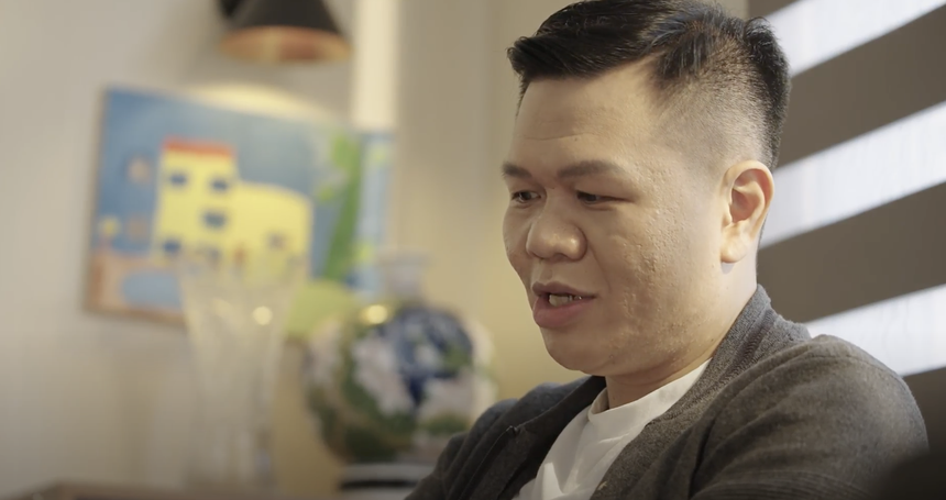 Tập 4 'Là Nhà': Xúc động với chuyện con trai cải tạo nhà để 'mang cả thế giới' về cho bố mắc bệnh Parkinson - Ảnh 1.