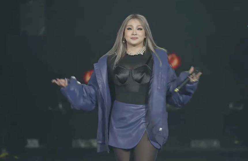 CL (2NE1) nhảy cực sung, tái hiện hit 'I am the best' ở countdown phố đi bộ cùng Tóc Tiên, Hoàng Thùy Linh - Ảnh 2. CL (2NE1) nhảy cực sung, tái hiện hit 'I am the best' ở countdown phố đi bộ cùng Tóc Tiên, Hoàng Thùy Linh - Ảnh 2.