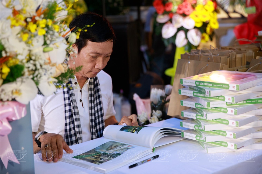 Văn học, nghệ thuật bám sát hơi thở của cuộc sống qua dịch Covid-19 - Ảnh 2.