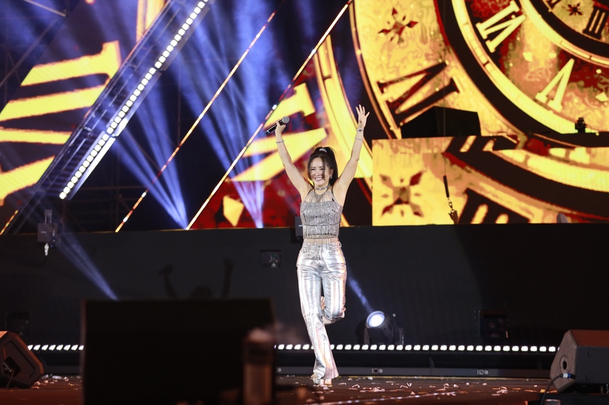 DJ Bassjackers cùng Diva Hồng Nhung mở kết nối bất ngờ trong đại tiệc âm nhạc lớn nhất năm tại Nha Trang - Ảnh 6.