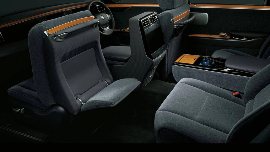 Sau Crown, tới lượt ‘xe chủ tịch’ Toyota Century có thể hạ mình, có phiên bản SUV - Ảnh 3. Sau Crown, tới lượt ‘xe chủ tịch’ Toyota Century có thể hạ mình, có phiên bản SUV - Ảnh 3.