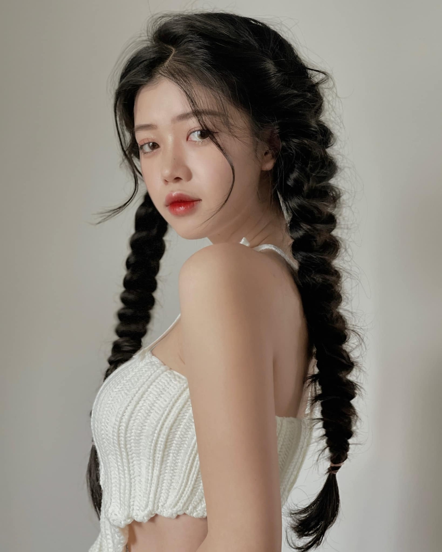 Cô giáo Tiểu học gây sốt trên TikTok với loạt clip triệu view: Style đi dạy đã đỉnh, nhan sắc sau lớp khẩu trang còn mê mẩn hơn! - Ảnh 5.