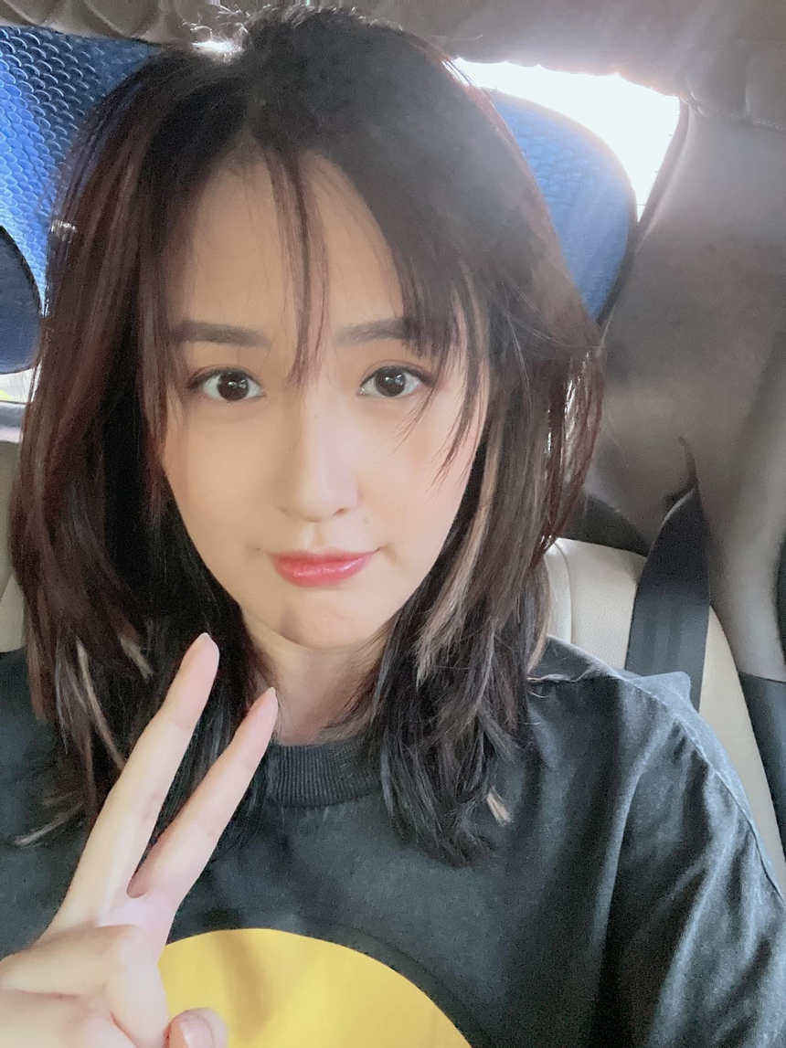 Nhan sắc Mai Phương Thuý tuổi 35: Hở bạo khoe vóc dáng gợi cảm, thay đổi 1 điểm "hack" độ trẻ trung - Ảnh 7.