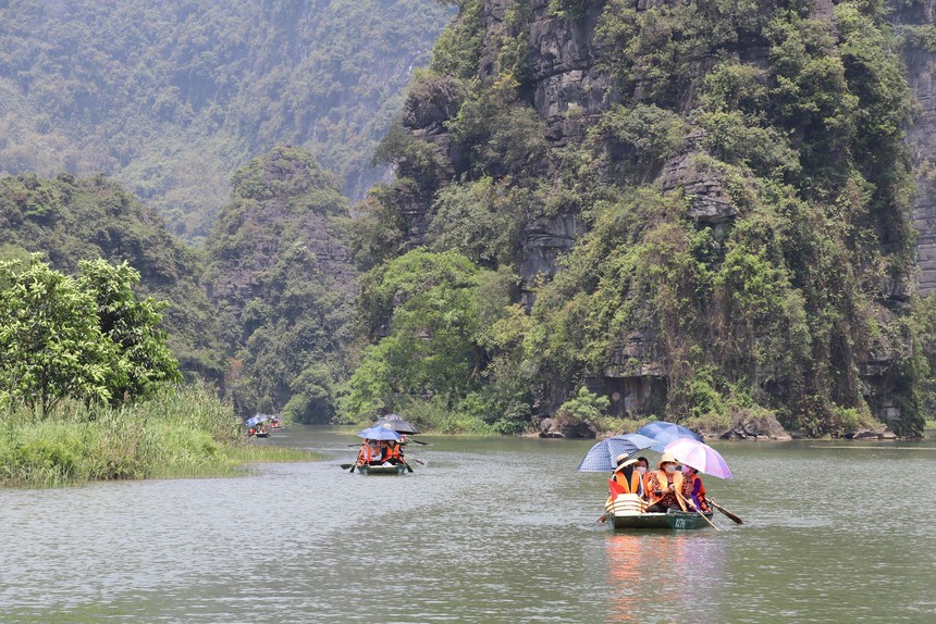 Việt Nam đứng đầu danh sách gợi ý các điểm đến hấp dẫn năm 2023 - Ảnh 1.