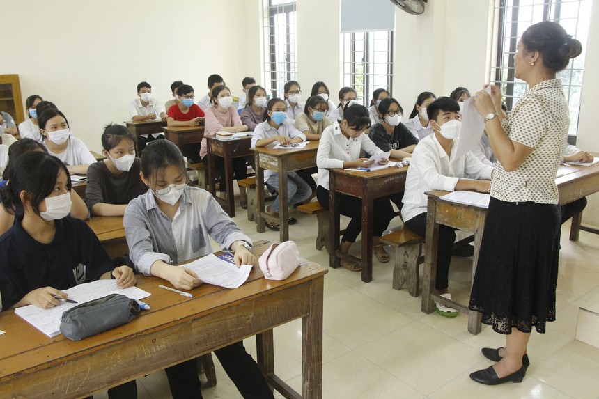 Học sinh Trung học Phổ thông được đổi môn học tự chọn vào cuối năm học - Ảnh 1.