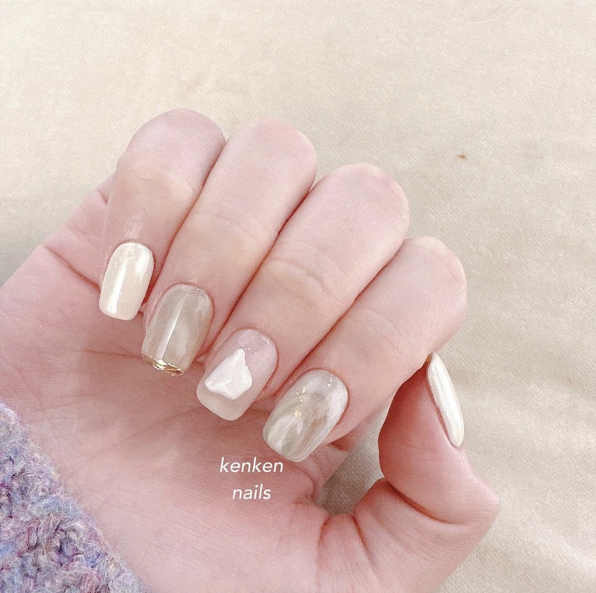 11 mẫu nail xinh xắn nhẹ nhàng, rất phù hợp để hội gái ngoan 'làm đỏm' dịp Tết  - Ảnh 3.