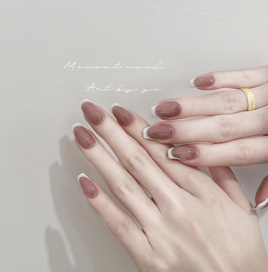 11 mẫu nail xinh xắn nhẹ nhàng, rất phù hợp để hội gái ngoan 'làm đỏm' dịp Tết  - Ảnh 6.