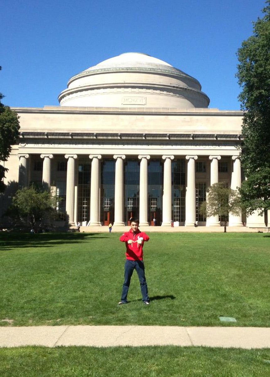 Con trai vua sòng bài Macau: Là thần toán học, đẹp trai không góc chết nhưng vẫn bị đánh giá là có EQ thấp vì những phát ngôn "gây sốc" trên MXH - Ảnh 3.