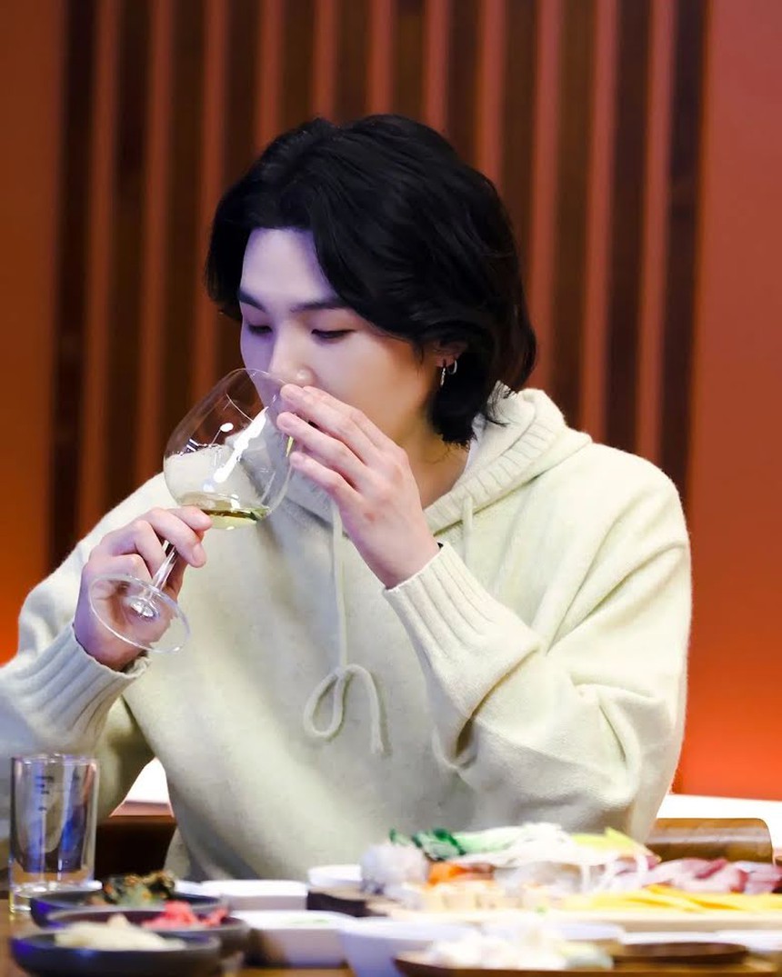 Dừng hoạt động nhóm, các thành viên BTS gần đây đang làm gì? - Ảnh 5.