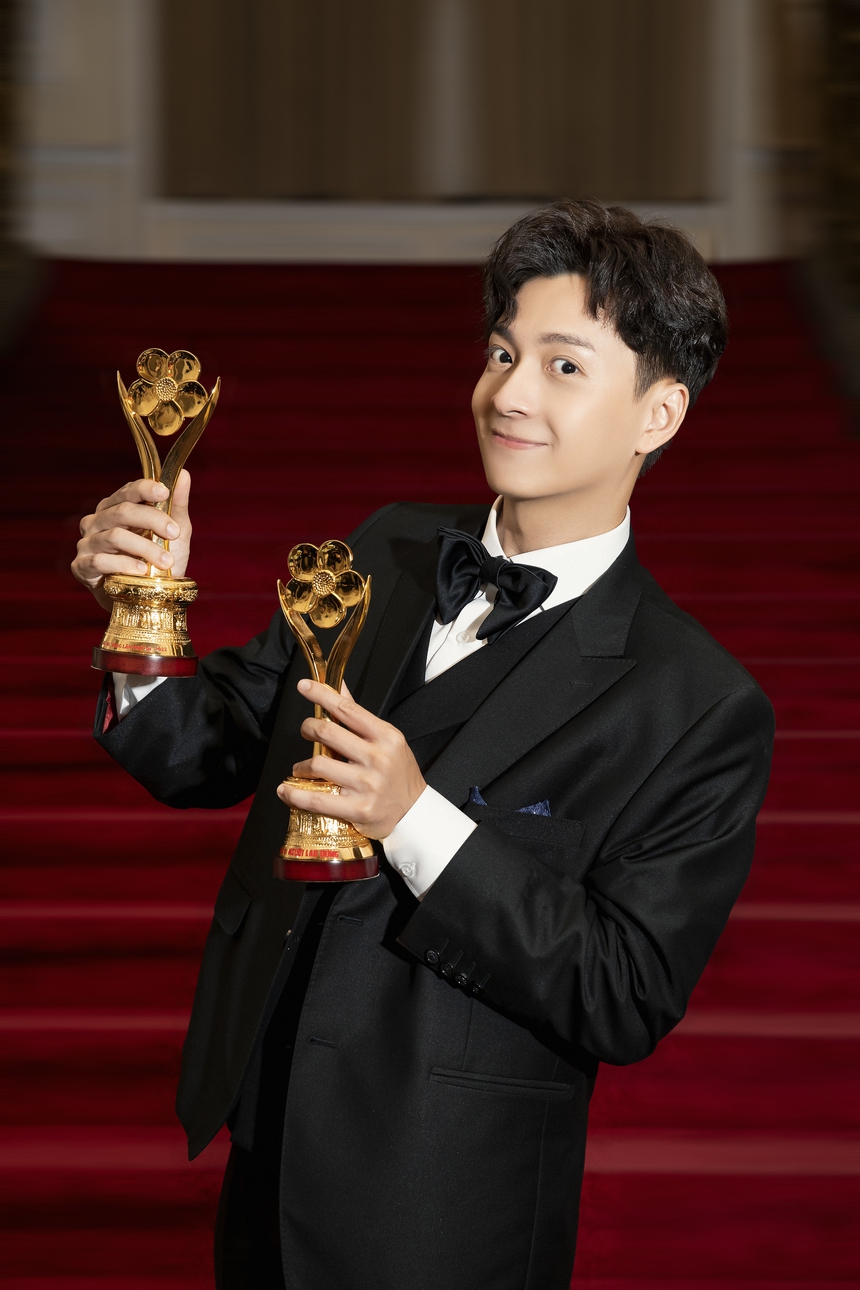 Tranh cãi Ngô Kiến Huy đạt giải 'Nam ca sĩ được yêu thích nhất' với ca khúc bị gọi là thảm họa của năm 2022! - Ảnh 2. Tranh cãi Ngô Kiến Huy đạt giải 'Nam ca sĩ được yêu thích nhất' với ca khúc bị gọi là thảm họa của năm 2022! - Ảnh 2.