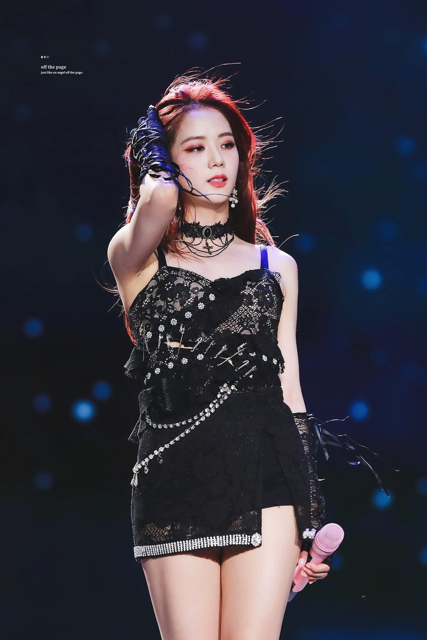 Nhìn lại sân khấu huyền thoại của BLACKPINK tại Coachella 2019: Rosé như “con gái thần gió", bí ẩn tóc mái bất biến của Lisa cũng từ đây mà ra!  - Ảnh 10.
