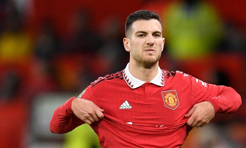 Tin bóng đá sáng 11/1: Ten Hag đi vào lịch sử MU - Ảnh 3.