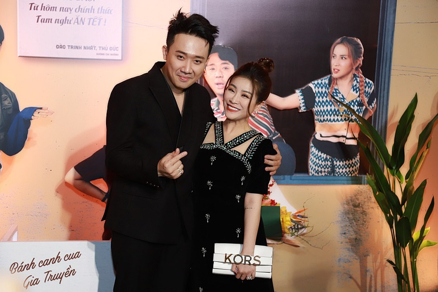 Trấn Thành khoác tay tình tứ bà xã Hari Won, cặp chị em Minh Hằng - Ngọc Trinh khoe nhan sắc một chín một mười - Ảnh 35. Trấn Thành khoác tay tình tứ bà xã Hari Won, cặp chị em Minh Hằng - Ngọc Trinh khoe nhan sắc một chín một mười - Ảnh 35.