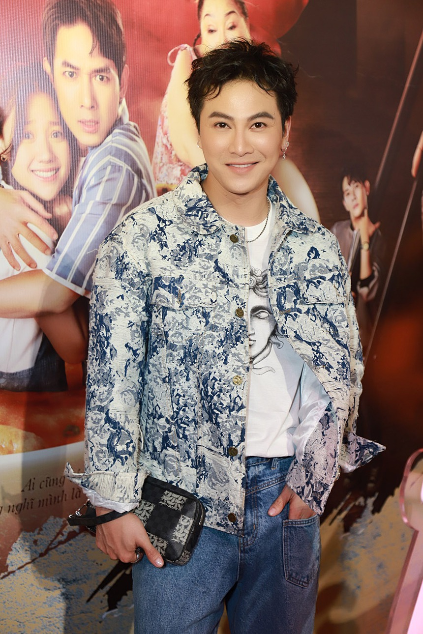 Trấn Thành khoác tay tình tứ bà xã Hari Won, cặp chị em Minh Hằng - Ngọc Trinh khoe nhan sắc một chín một mười - Ảnh 45. Trấn Thành khoác tay tình tứ bà xã Hari Won, cặp chị em Minh Hằng - Ngọc Trinh khoe nhan sắc một chín một mười - Ảnh 45.