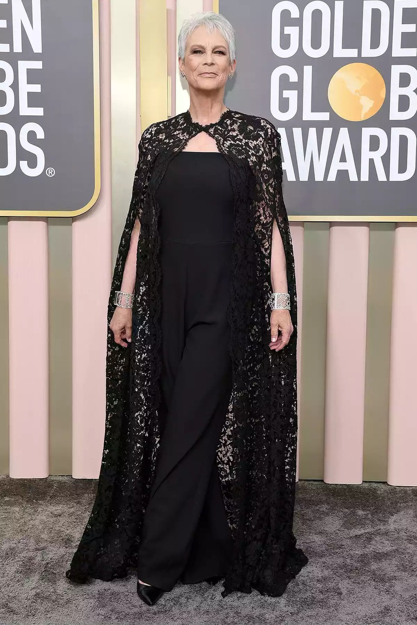 Selena Gomez bốc lửa đổ bộ thảm đỏ, "chặt chém" Wednesday và Anya Taylor-Joy đẹp xuất thần  - Ảnh 14.