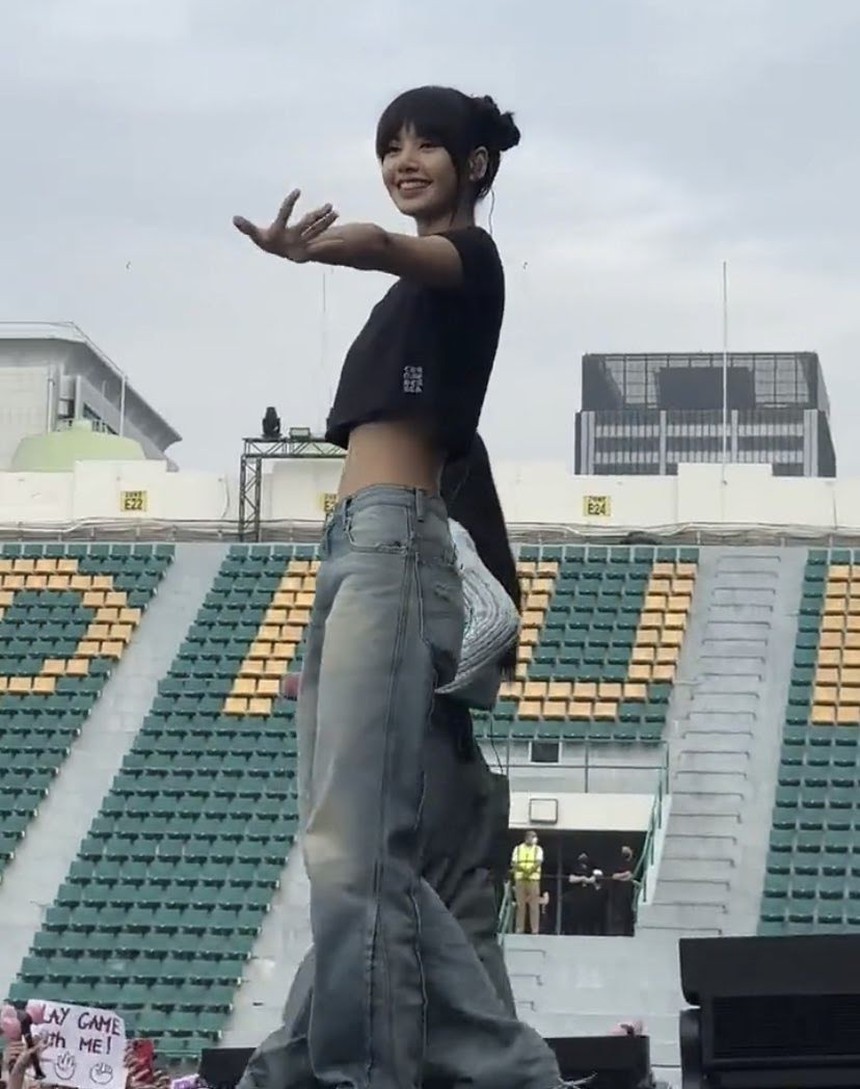 Ngắm visual cực đỉnh cao của Lisa Blackpink qua loạt ảnh chưa chỉnh sửa - Ảnh 7.