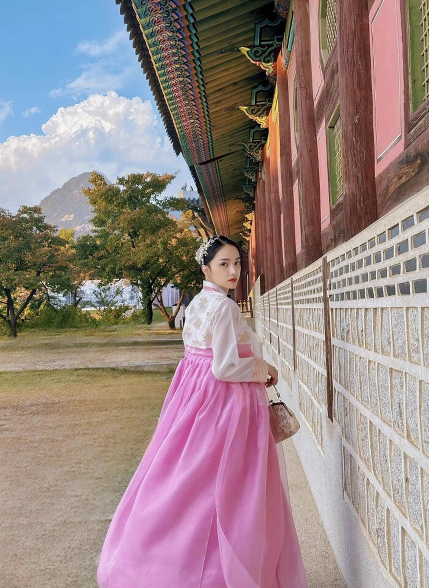 Loạt khoảnh khắc Hương Giang thân thiết bên mỹ nam Hàn Quốc, nghi có tình mới sau chia tay Mat Liu? - Ảnh 7. Loạt khoảnh khắc Hương Giang thân thiết bên mỹ nam Hàn Quốc, nghi có tình mới sau chia tay Mat Liu? - Ảnh 7.