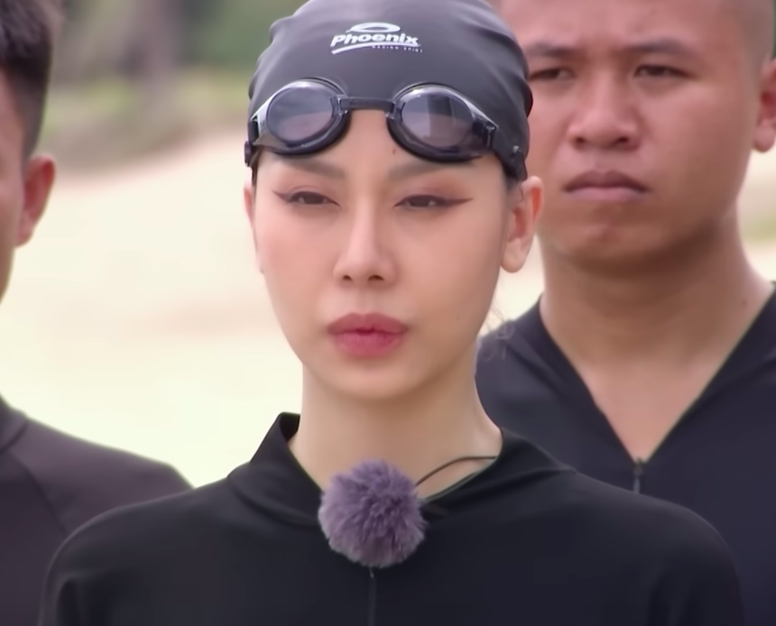 Mai Âm Nhạc gây tranh cãi vì kẻ mắt sắc lẹm thực hiện nhiệm vụ 'Sao nhập ngũ' - Ảnh 5.