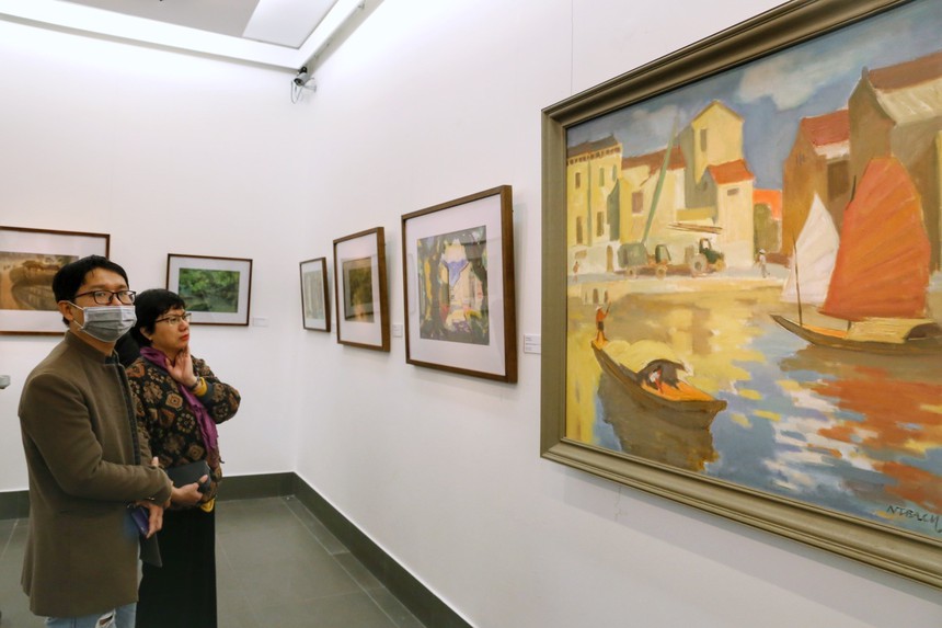 Triển lãm 'Sắc màu Xuân đất nước' tại Bảo tàng Mỹ thuật Việt Nam - Ảnh 2.