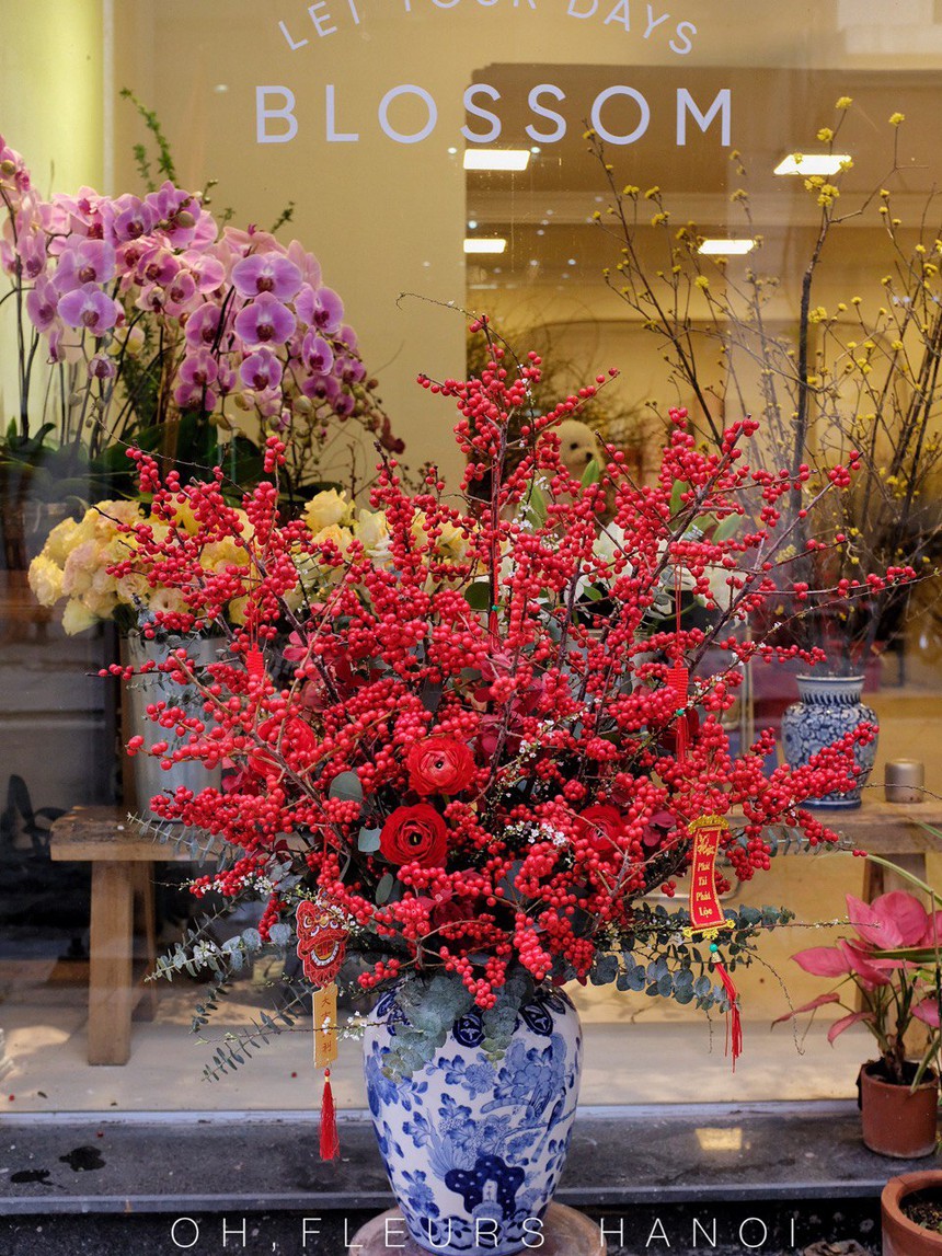 Bình hoa chơi Tết của hội nhiều tiền: Đào đỏ Hà Lan giá gần 36 triệu, đào đông cỡ 20 triệu 'đắt hàng như tôm tươi'  - Ảnh 8.