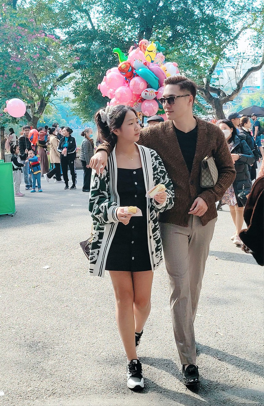 Mạnh Trường khoe ảnh con gái, netizen xuýt xoa khen như Hoa hậu tương lai chỉ vì điều này! - Ảnh 1.
