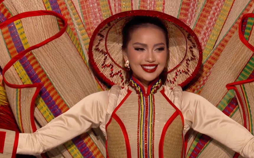 Trình diễn cực “đốt mắt” tại đêm Bán kết Miss Universe 2022, Ngọc Châu được khán giả quốc tế nhận xét ra sao? - Ảnh 5. Trình diễn cực “đốt mắt” tại đêm Bán kết Miss Universe 2022, Ngọc Châu được khán giả quốc tế nhận xét ra sao? - Ảnh 5.