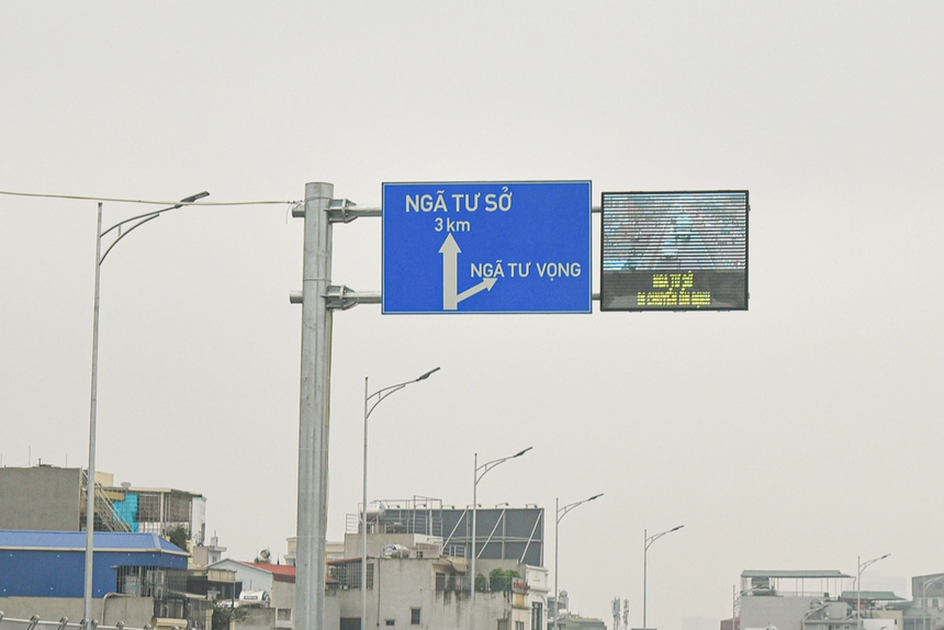 Vành 2 sau khi thông xe: Thêm bảng điện tử như nước ngoài, tốn gần 1 phút chỉ để đi 100 mét ở nút giao cuối - Ảnh 6.