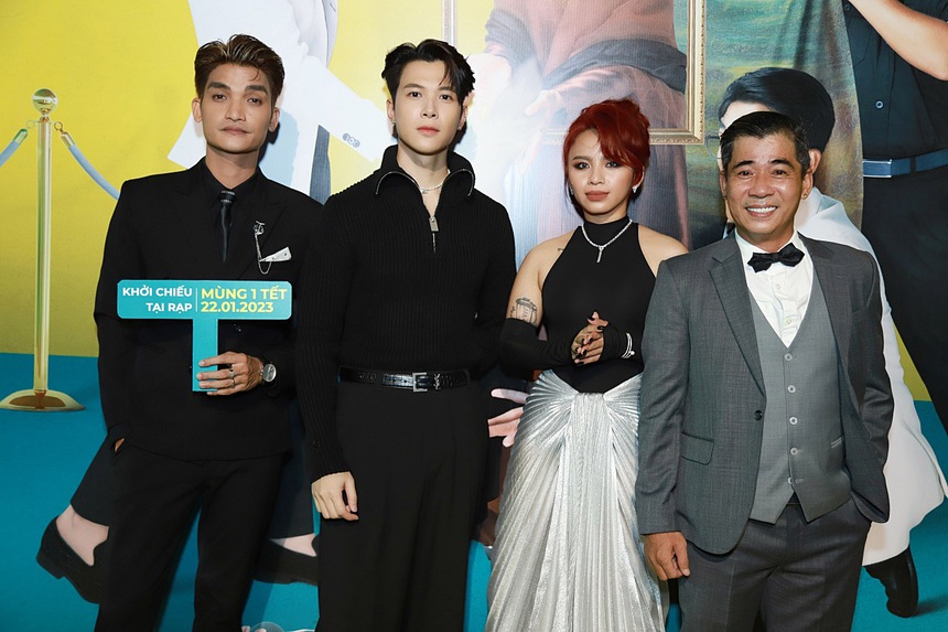 Diệu Nhi mặc đồ kín như bưng âm thầm đến ủng hộ phim mới của ông xã Anh Tú - Ảnh 2.