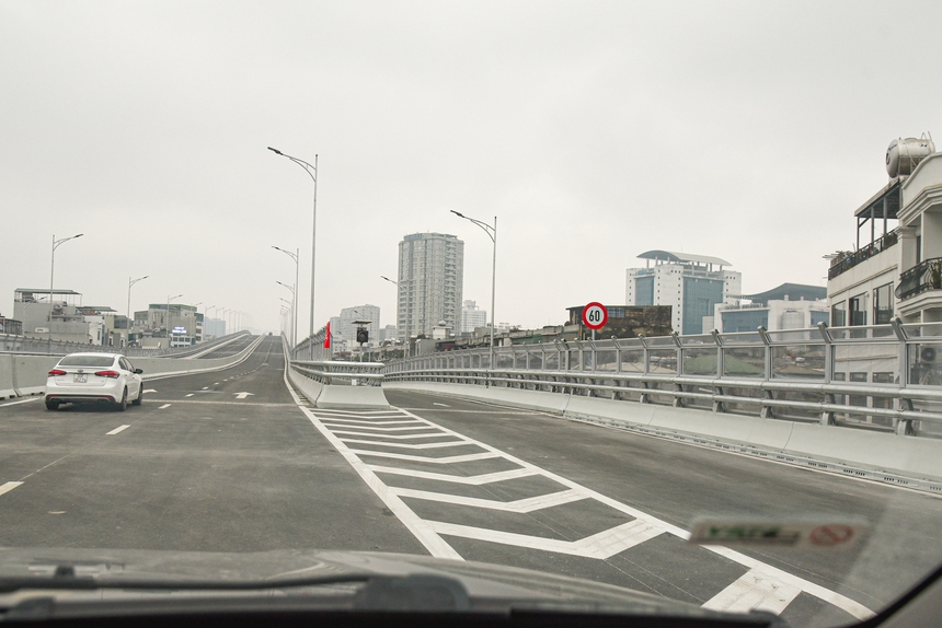 Vành 2 sau khi thông xe: Thêm bảng điện tử như nước ngoài, tốn gần 1 phút chỉ để đi 100 mét ở nút giao cuối - Ảnh 10.