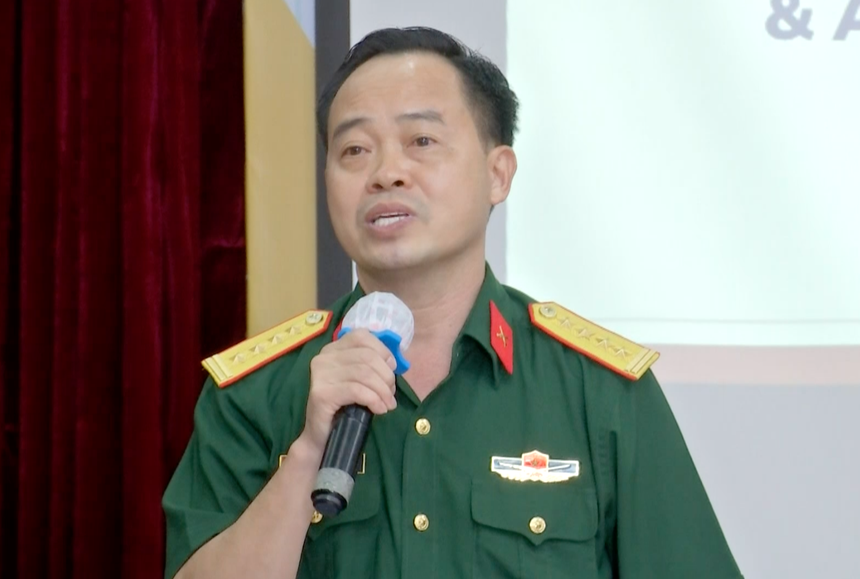 Toàn cảnh họp báo vụ nữ sinh la hét tại Trường Quân sự Quân khu 7  - Ảnh 3.