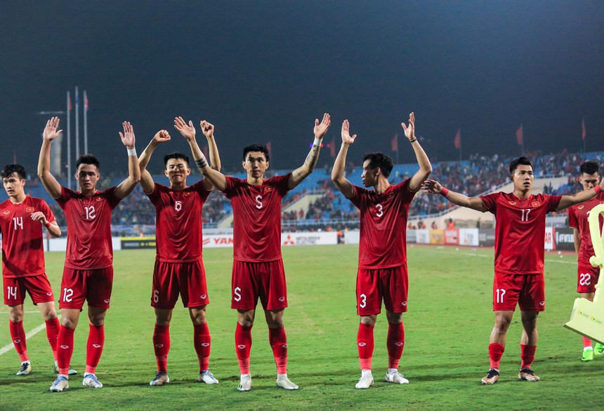 Văn Thanh sút như nã "đại bác" gỡ hòa cho ĐT Việt Nam trước Thái Lan - Ảnh 7.