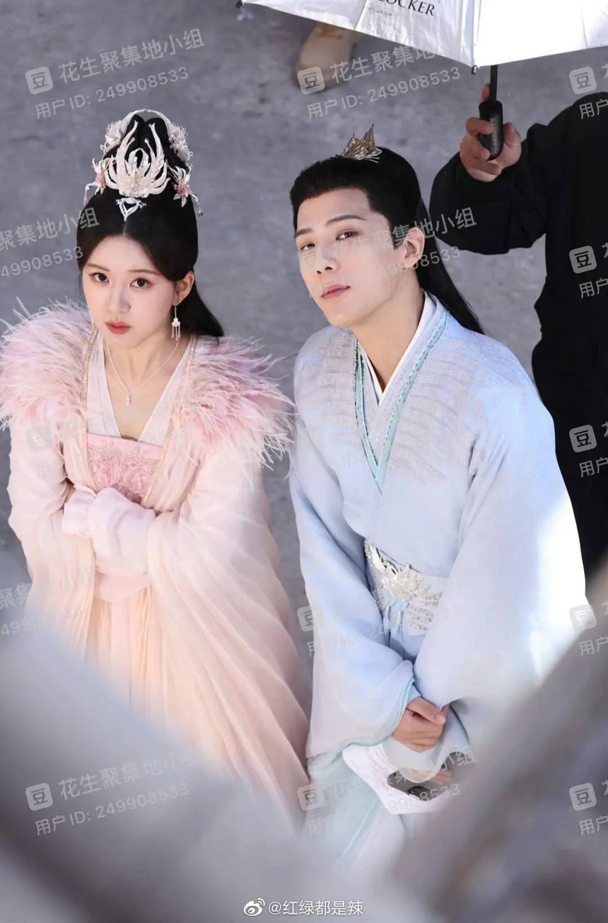 Triệu Lộ Tư - Vương An Vũ lộ ảnh chụp chung ở phim trường, nhìn có đẹp đôi?  - Ảnh 3.