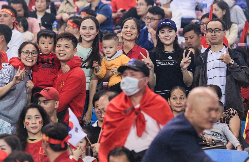 Màn chào cờ đầy xúc động của HLV Park Hang-seo trong trận đấu cuối cùng trên sân Mỹ Đình - Ảnh 12.