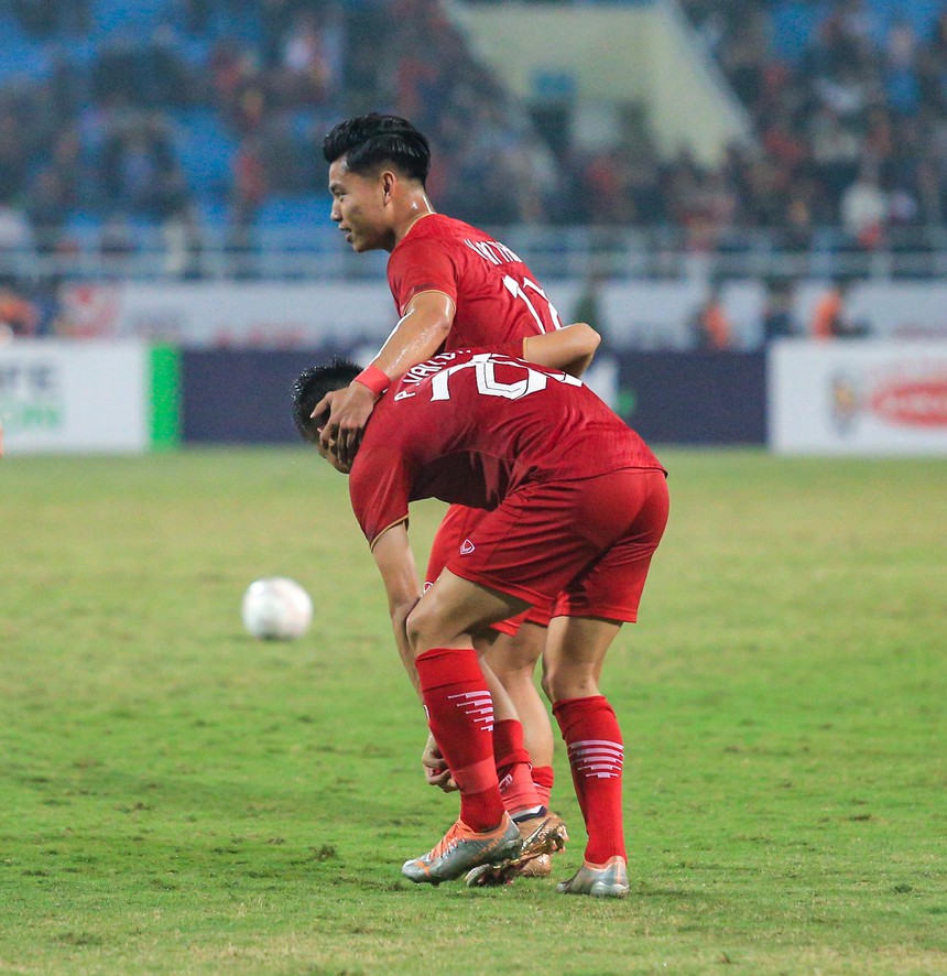 Tuyển thủ Việt Nam tranh luận cực căng sau trận hòa Thái Lan - Ảnh 5.