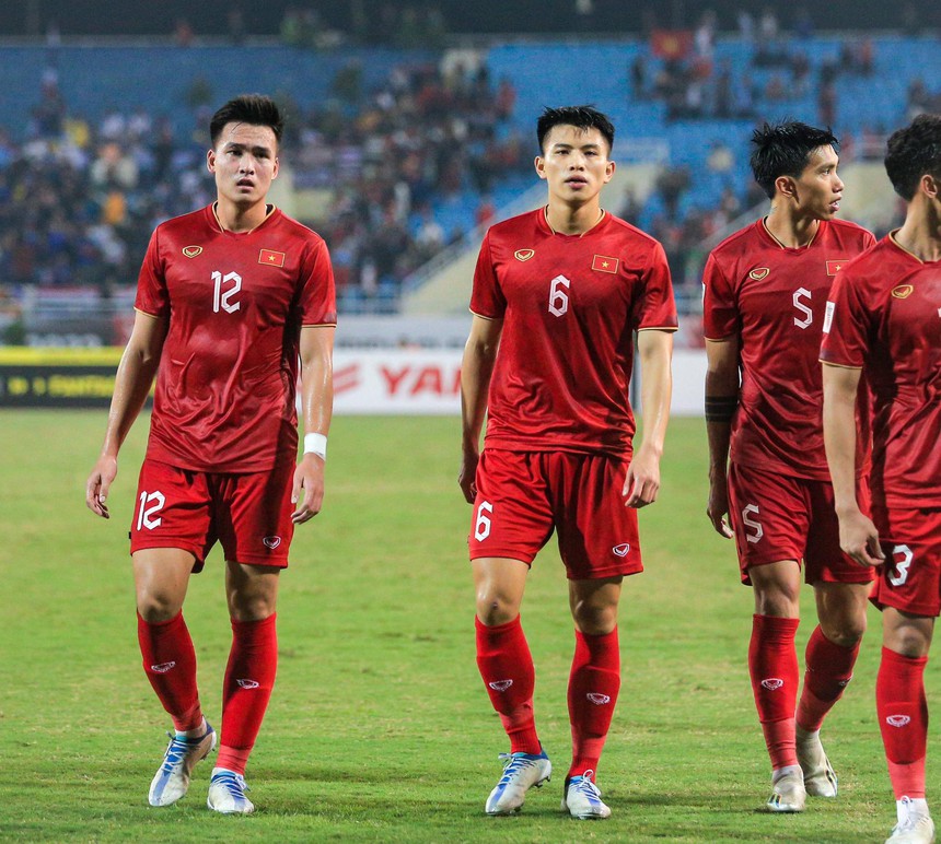 Văn Thanh sút như nã "đại bác" gỡ hòa cho ĐT Việt Nam trước Thái Lan - Ảnh 5.