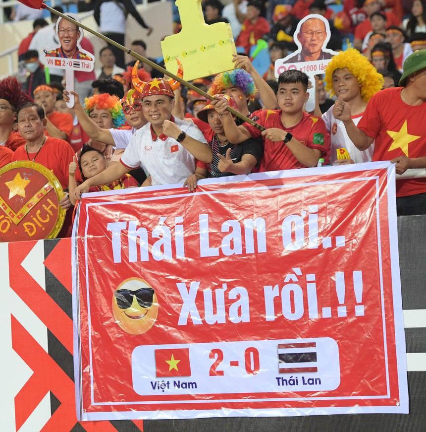 Màn chào cờ đầy xúc động của HLV Park Hang-seo trong trận đấu cuối cùng trên sân Mỹ Đình - Ảnh 14.