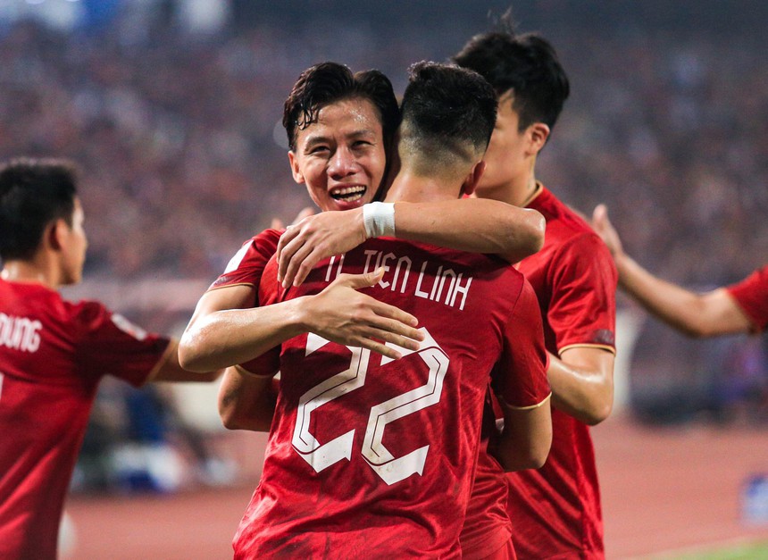 Tuyển Việt Nam phối hợp quá đỉnh, Tiến Linh đánh đầu xé lưới tuyển Thái Lan - Ảnh 8.