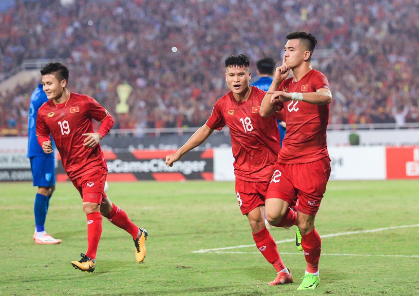 Tuyển Việt Nam phối hợp quá đỉnh, Tiến Linh đánh đầu xé lưới tuyển Thái Lan - Ảnh 7.