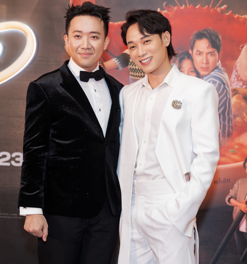 Trấn Thành - Hari Won dạo này tình muốn xỉu: Phát 'cẩu lương' cạnh dàn sao đình đám ngay tại họp báo 'Nhà bà nữ'! - Ảnh 10.